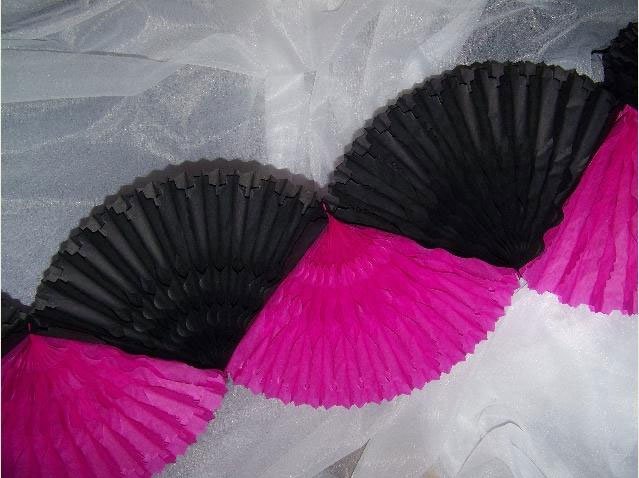 eventail noir et fushia, eventail noir mariage, eventail rose fushia mariage, accessoire decoratif mariage rose et noir, accessoire deco mariage fuchia et noir